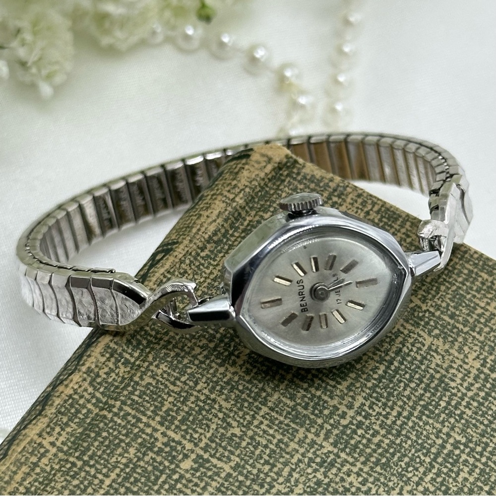 Vintage Benrus Wind-Up Cocktail Watch - Picture 3 of 5
